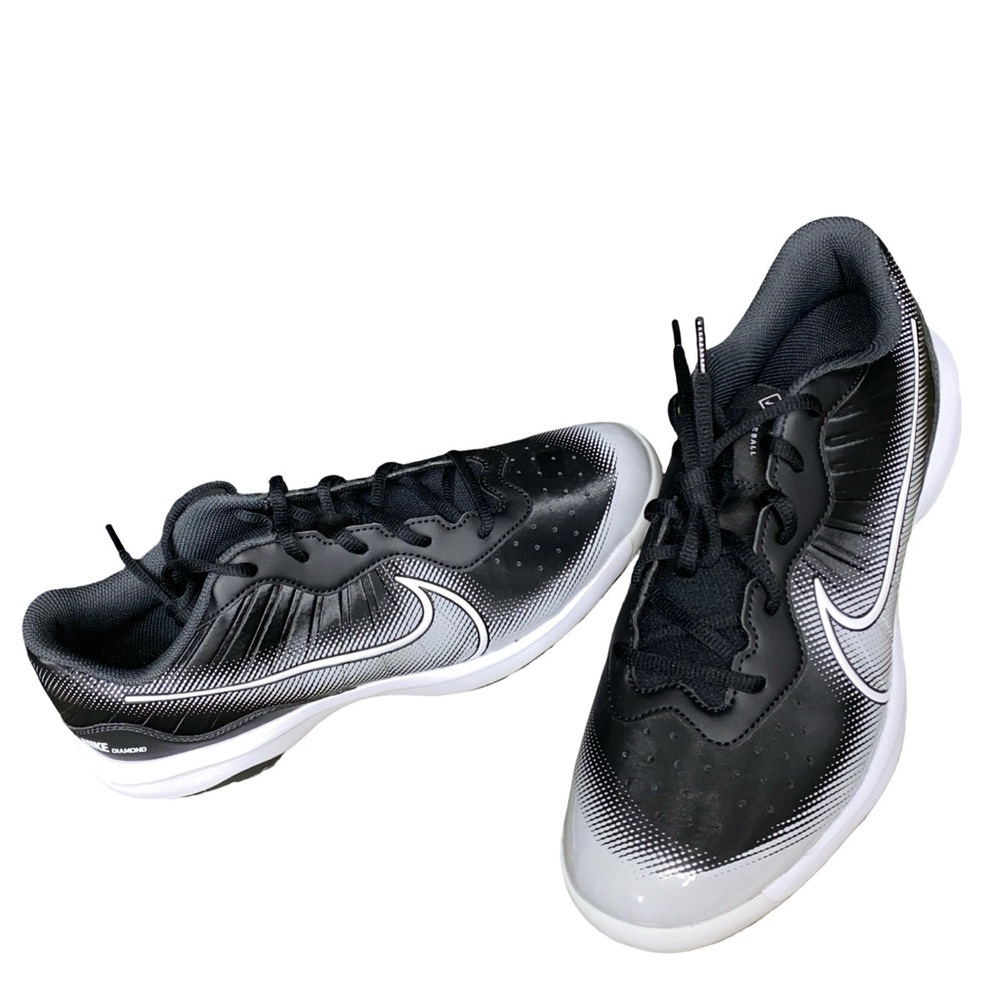 Nike Alpha Huarache Black and White Gradient Baseball Cleats. - Picture 3 of 6